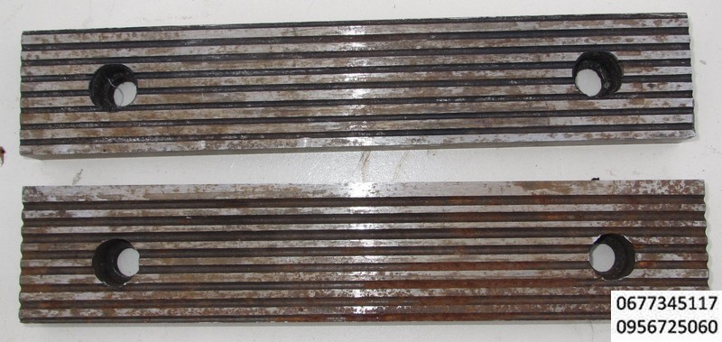 губки тиски станочные 250мм ,новые ,  стальные , закаленные , советских времен , предназначены для закрепления заготовок  при механической обработке на металлорежущих станках. Ремкомплект тиски, тисы